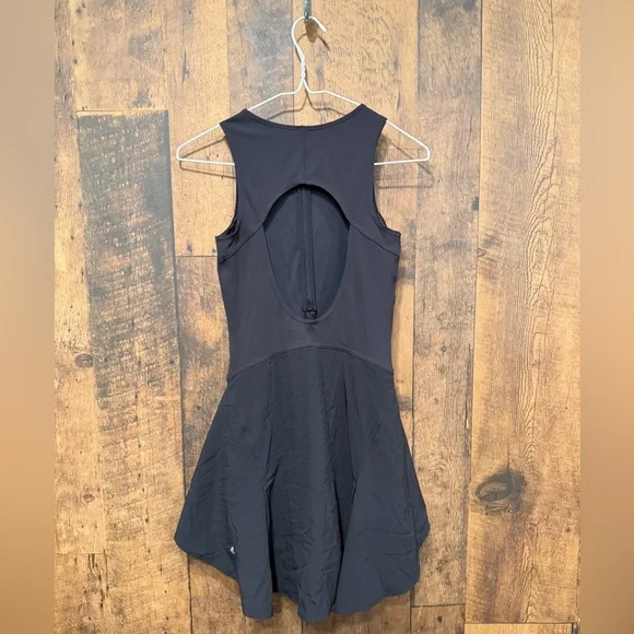 Lululemon Everlux Short-Lined Tennis Tank Dress 6" size 6 EUC - Picture 3 of 6